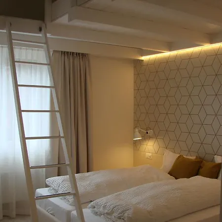 宾馆 Restaurant Flaschen *